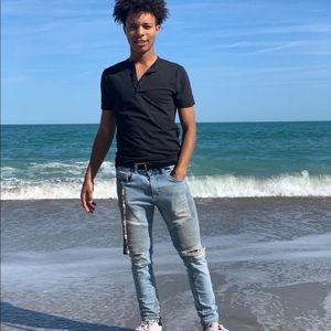 Meet your Posher, Deston